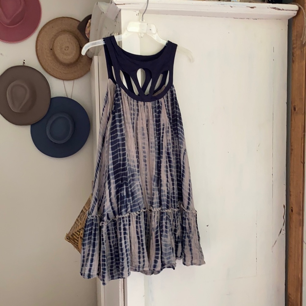 Free People - Picture 3 of 6